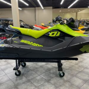 Kup 2023 Sea-Doo Spark Trixx 3-up Online | Lekki 3-osobowy Jet Ski Sprzedaż
