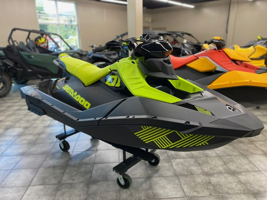 2023 Sea-Doo Spark Trixx 3-up - Image 2