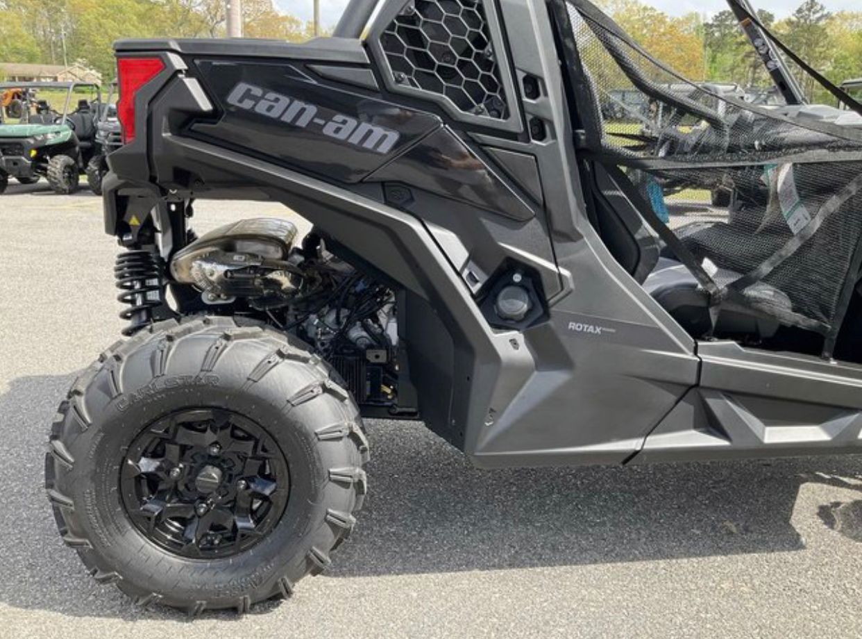 2025 Can-Am Maverick Trail - Image 9