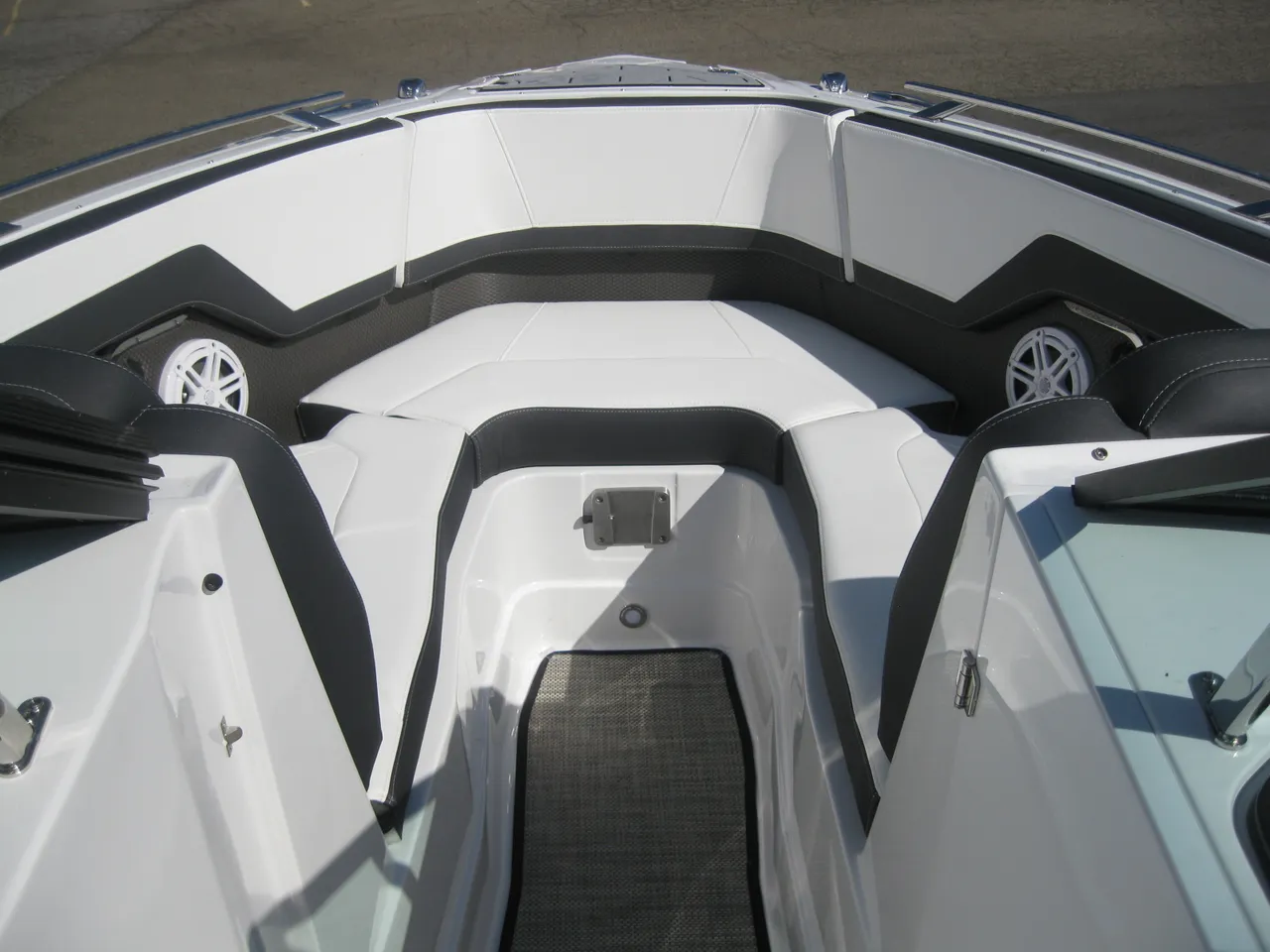 2024 Monterey 258 SS - Image 13