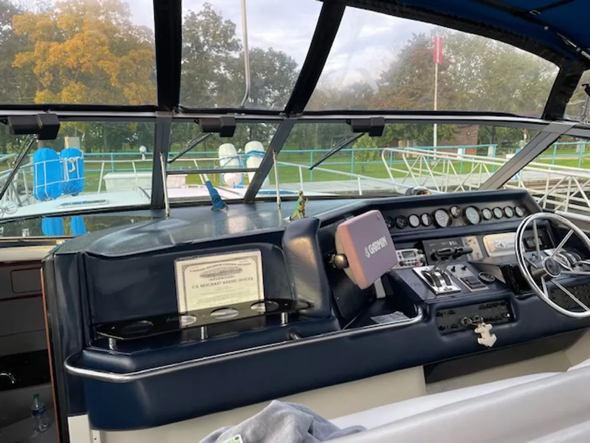 1990 Sea Ray 350 Sundancer - Image 6
