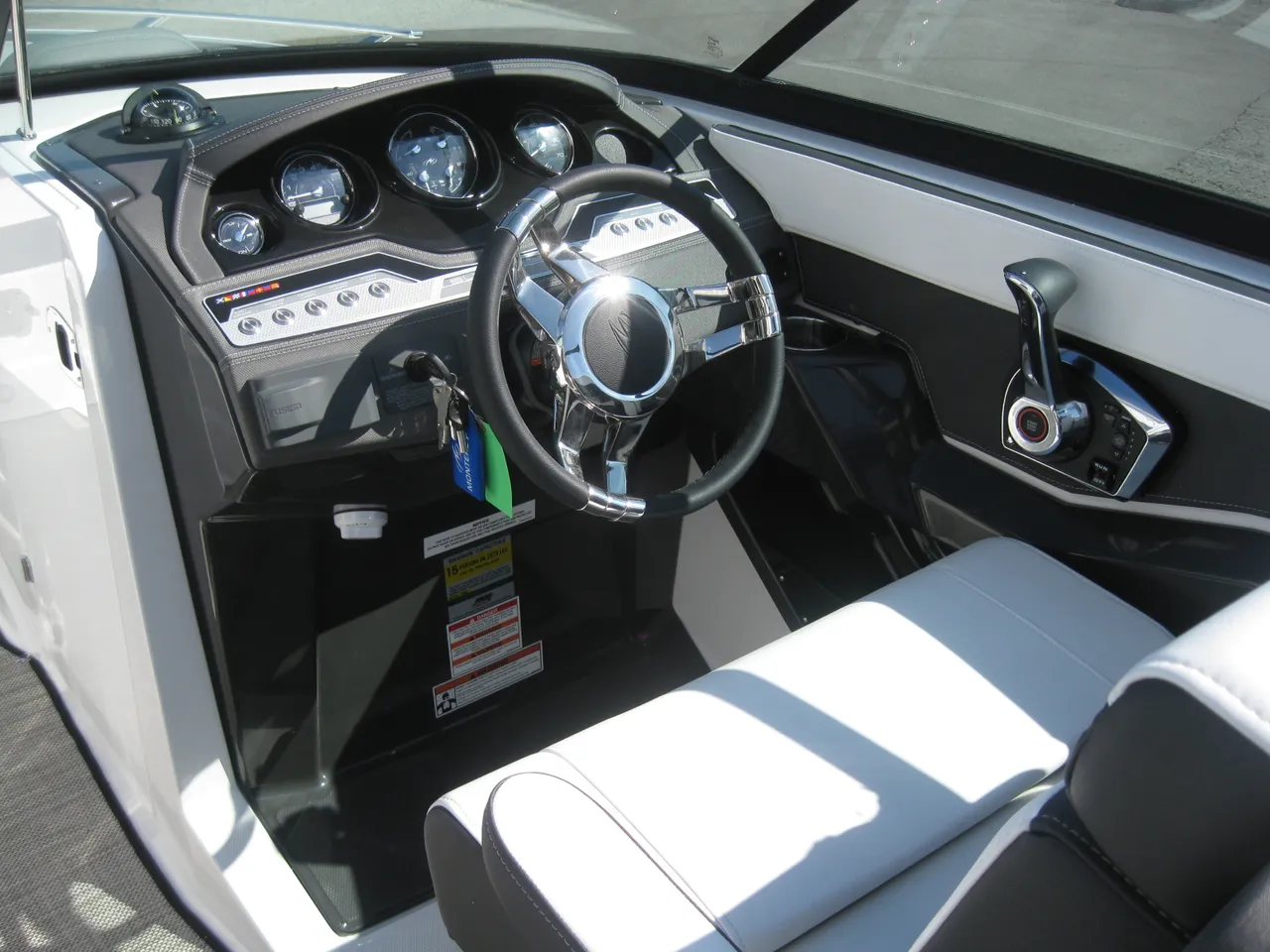 2024 Monterey 258 SS - Image 12
