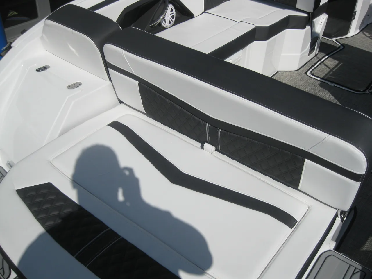 2024 Monterey 258 SS - Image 7