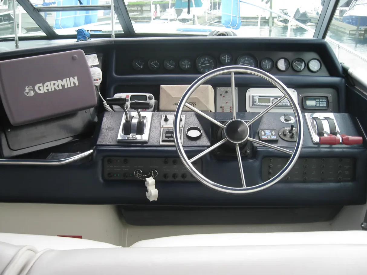 1990 Sea Ray 350 Sundancer - Image 13