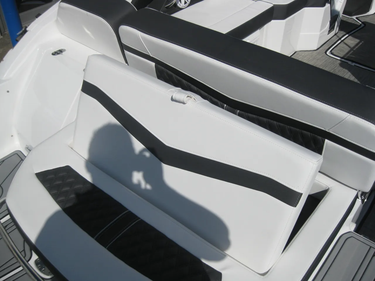 2024 Monterey 258 SS - Image 8