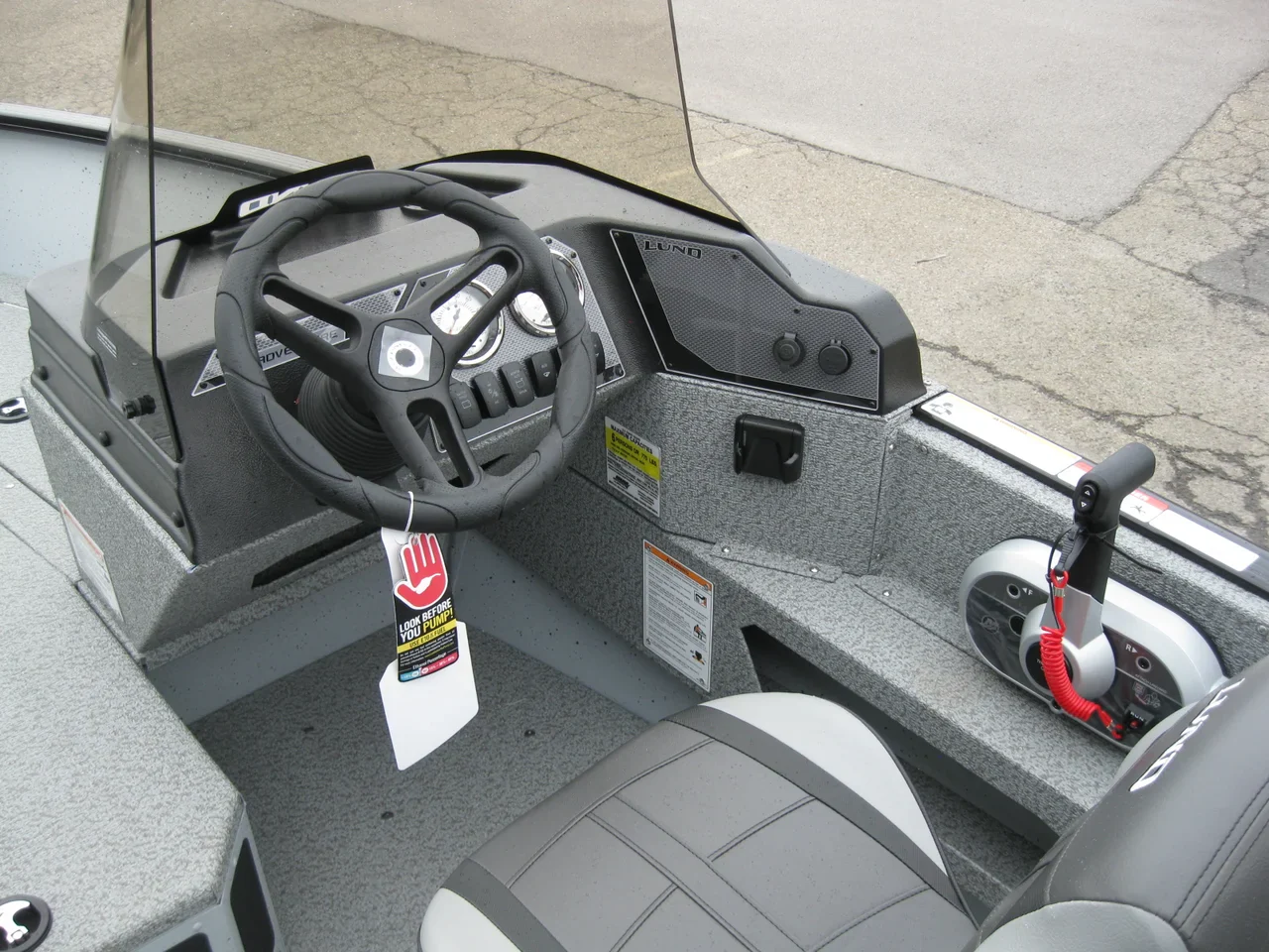 2025 Lund 1775 Adventure SS - Image 11