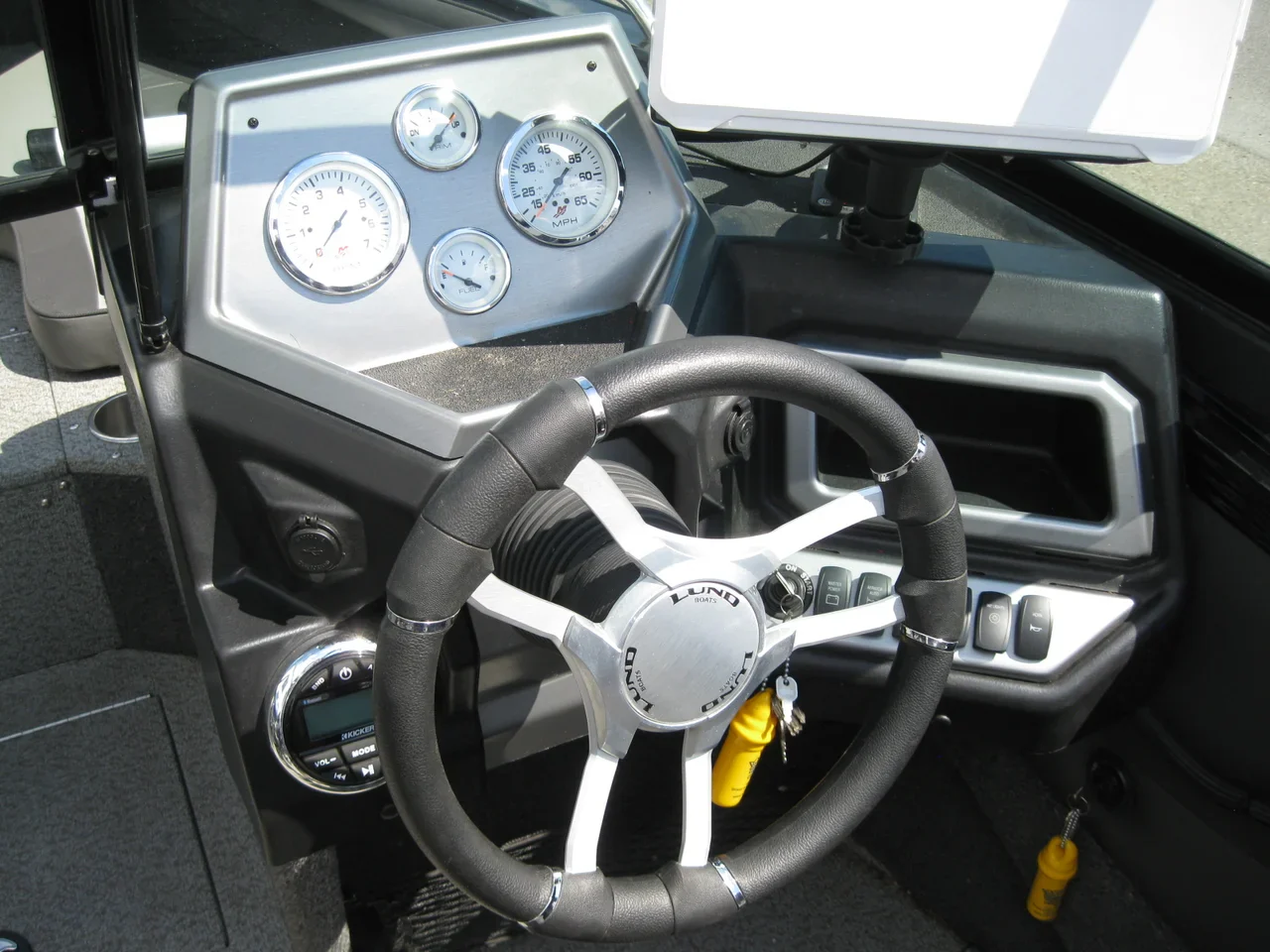 2022 Lund 1975 Tyee Sport - Image 16